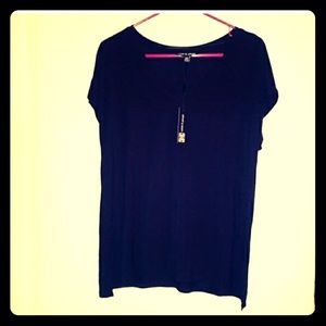 Cable and Gauge Black Tee Sz L NWT